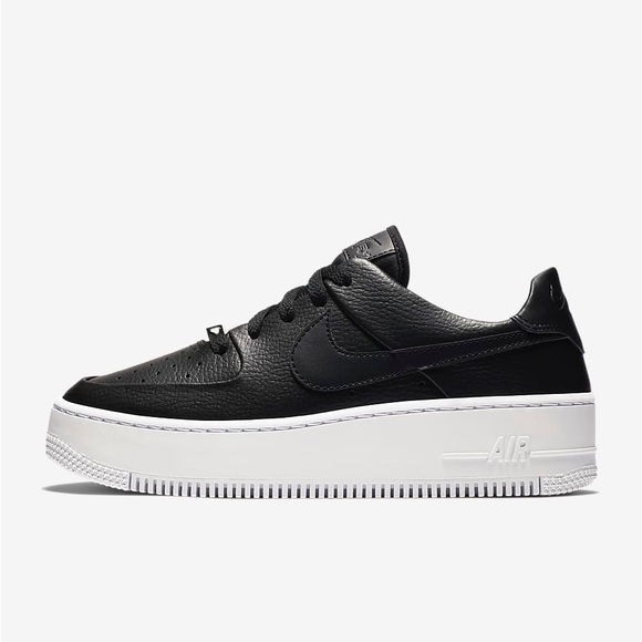 nwt nike  wmns air force 1 sage low platform sneaker in black, size 7 - Picture 3 of 11